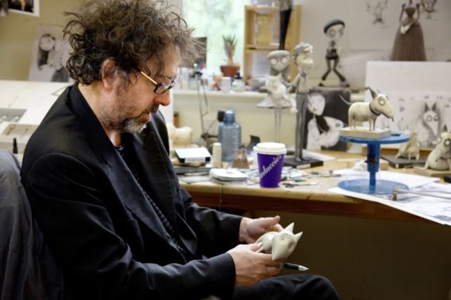 http://famousworkspaces.tumblr.com/post/65619283811/tim-burton-filmmaker-artist-in-his-studio-at#notes 601ec0127b78eadb65208a86bb1e2ab7_650x